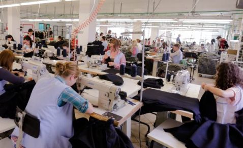 Qeveria ndihme financiare per kompanite prodhuese: Fond edhe per punonjesit